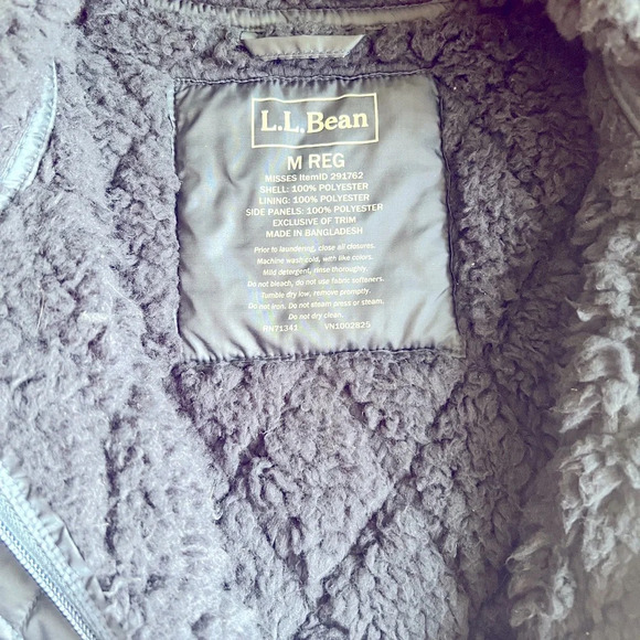 L.L. Bean Quilted Vest Women’s Medium Navy Blue Zip Front - Picture 2 of 7